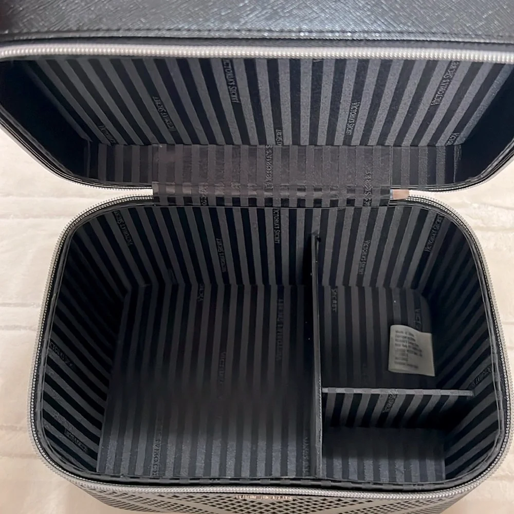 Victoria’s Secret Weekender Travel Case Makeup Storage Organizer Black Rose Gold